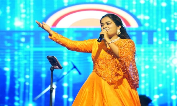 Indian idol Sayali