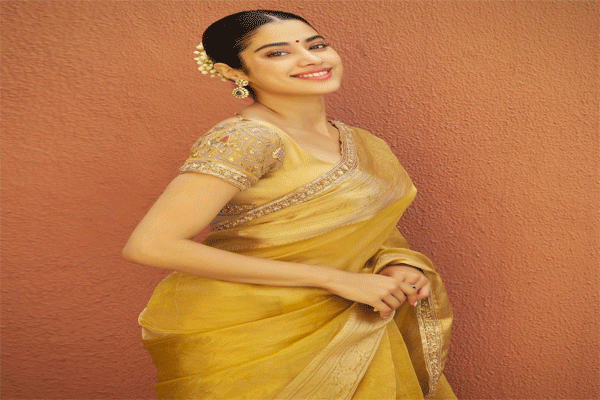 yellow saree