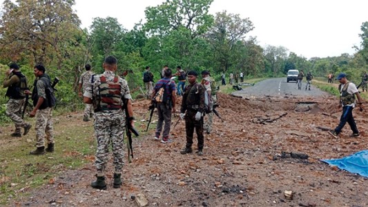 सुरक्षादलांचं मोठं ऑपरेशन, ५ नक्षली ठार!