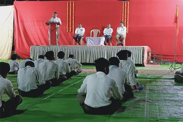 रा. स्व. संघाची शाखा म्हणजे आदर्श व्यक्ति निर्माणाचा कारखाना : प्रा. जयंतराव खरवडे