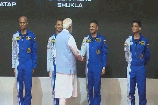 PM announced names of astronauts